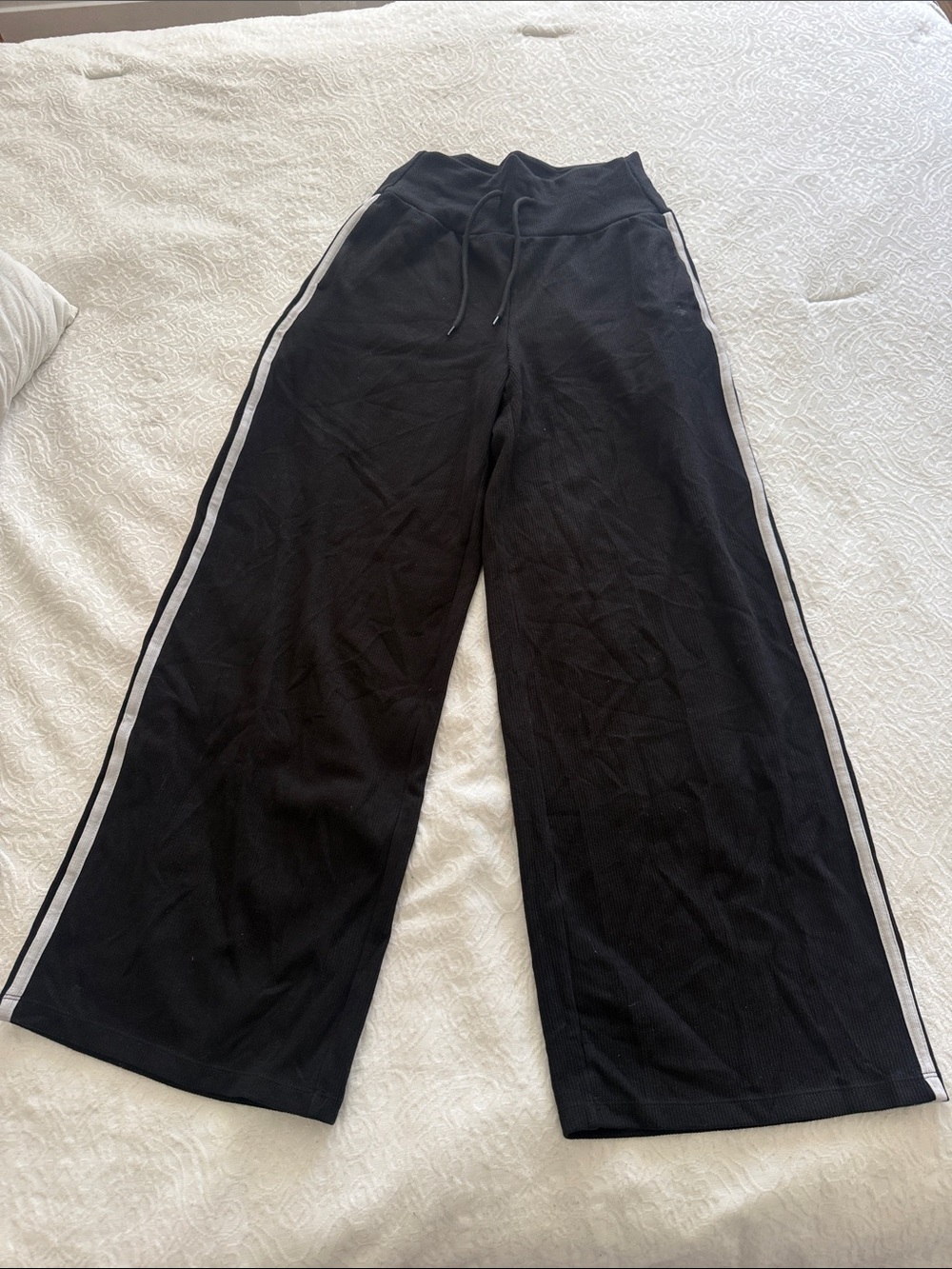 HALARA Black Wide-Leg Sweatpants with Side Stripes